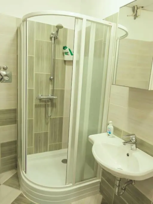 Elegant Apartment Nearby The Central Market Hall 부다페스트 헝가리